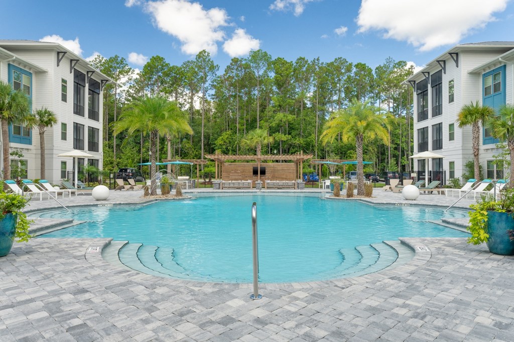 Cue Luxury Living Apartments, 13504 Citicards Way, Jacksonville, FL